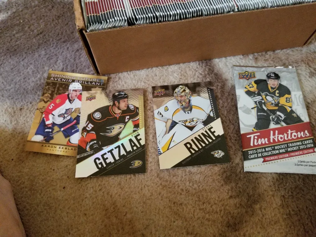 Hockey Trading Card Lot image indicator(2)
