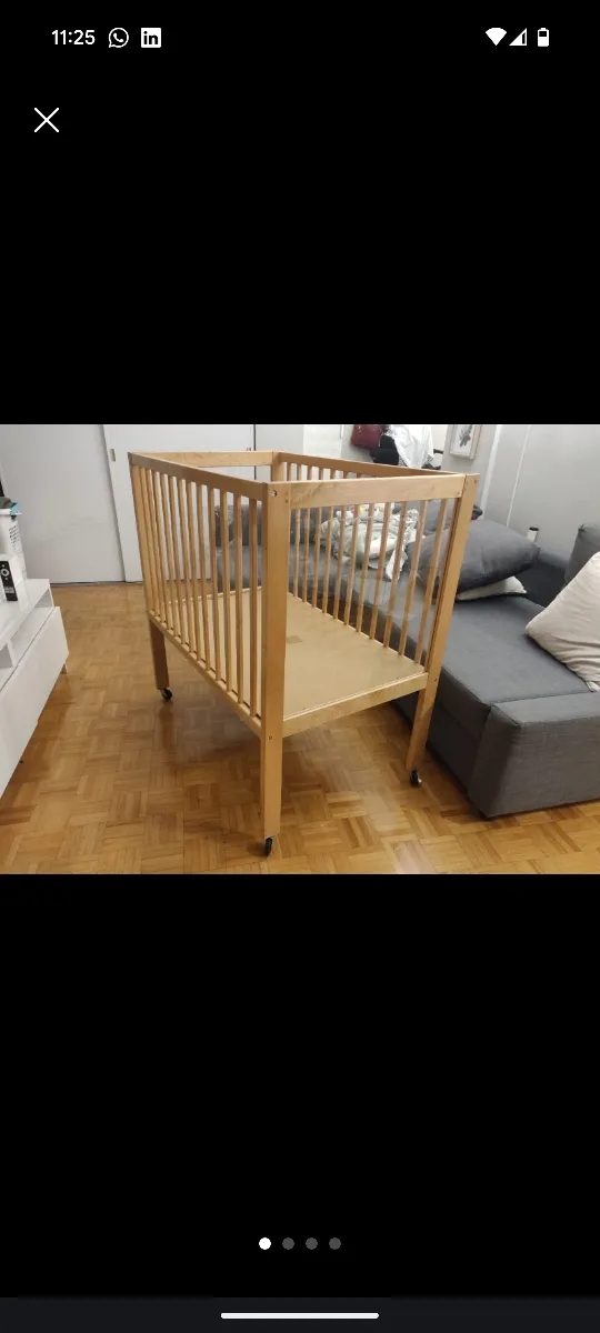 Wooden Baby Crib with Wheels image indicator(2)