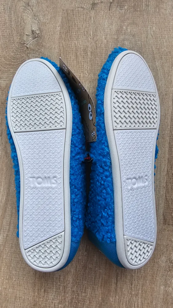 💚 TOMS x Sesame Street Cookie Monster Slippers - Size 6.5 image indicator(3)