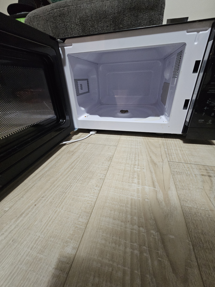 Comfee Microwave - photo 2
