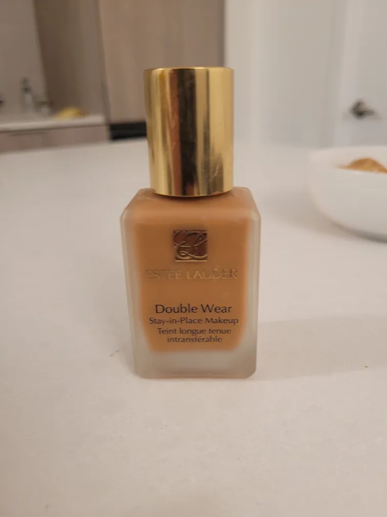 Estée Lauder Double Wear Foundation - Rich Caramel image indicator(2)