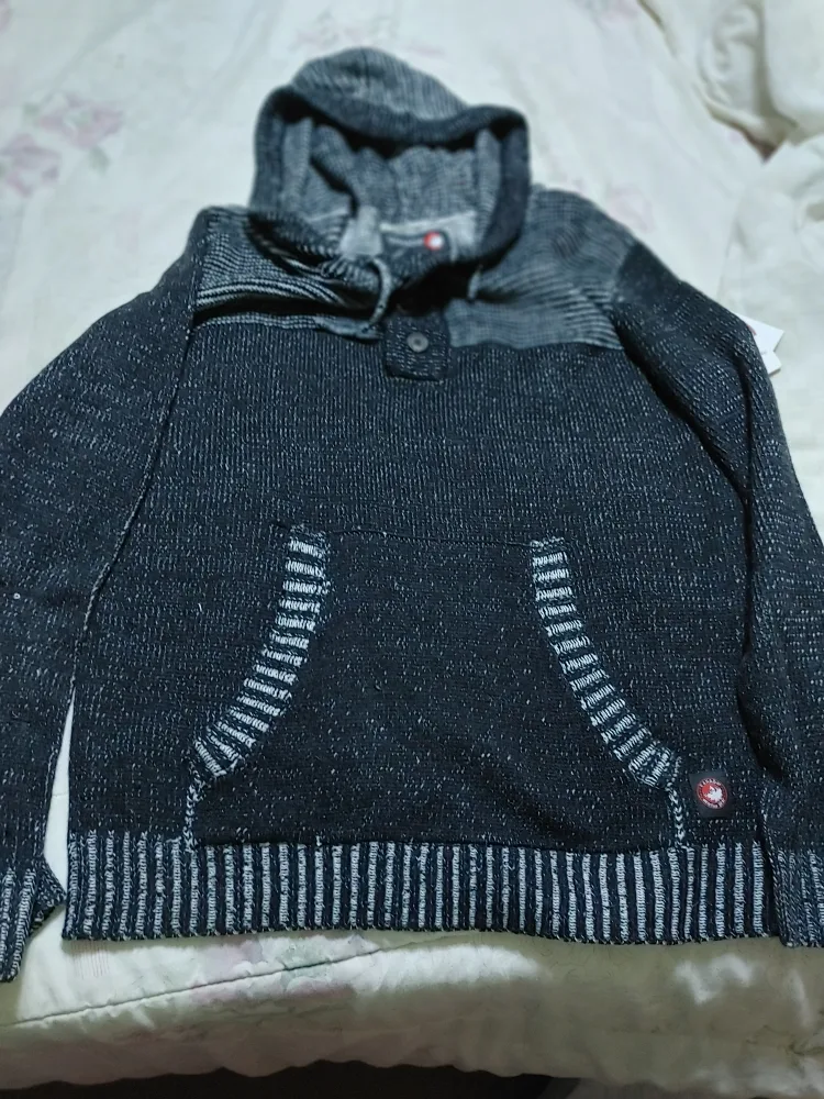 Canada Weathergear Sweater thumbnail