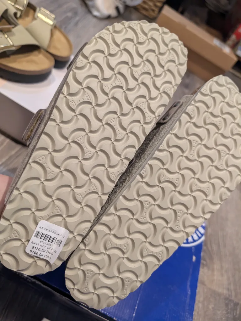 BNIB Birkenstock Uji Nubuck suede, size 41 image indicator(3)