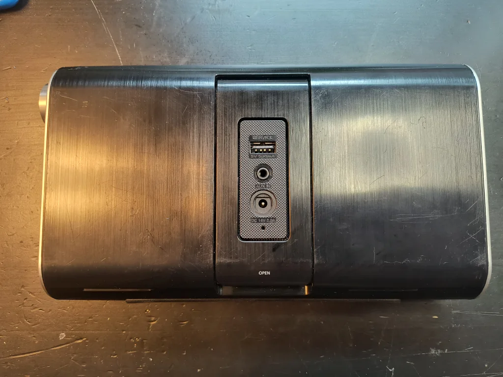 Samsung DA-F60 Bluetooth Speaker, NFC, Rechargeable image indicator(4)