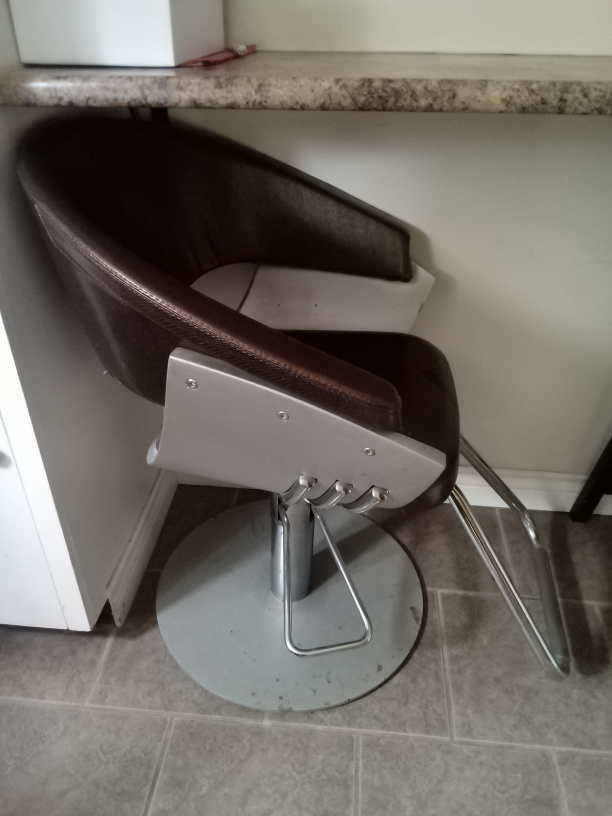 Salon Chair - Swivel, Hydraulic