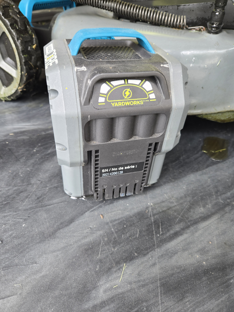 Yardworks Cordless Lawn Mower with Battery and Charger - photo 2