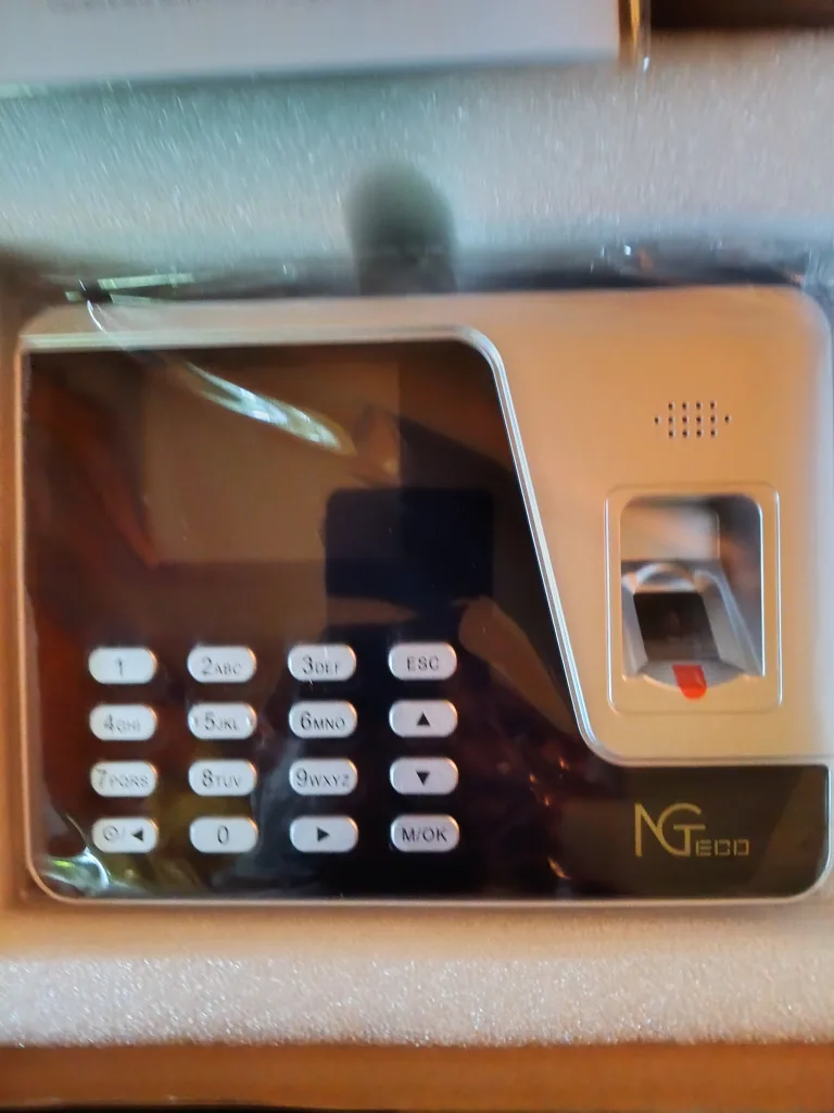 Employee punch clock, holds up to 75 rmployees thumbnail