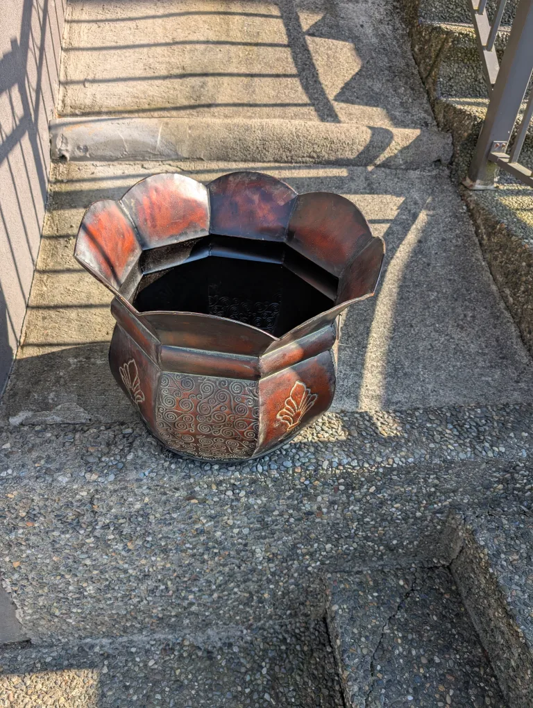 Tin metal pant pot thumbnail