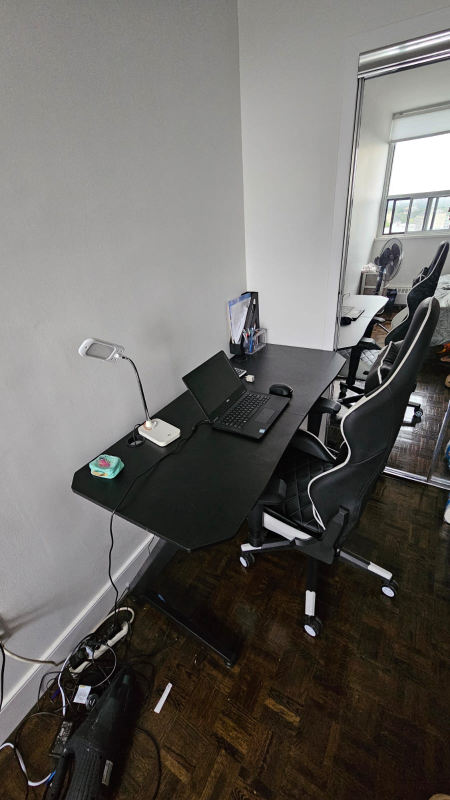 Black  Desk and gaming Chair - photo 2