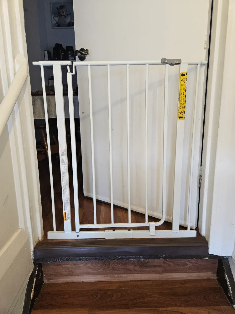White Expandable Baby Gate thumbnail