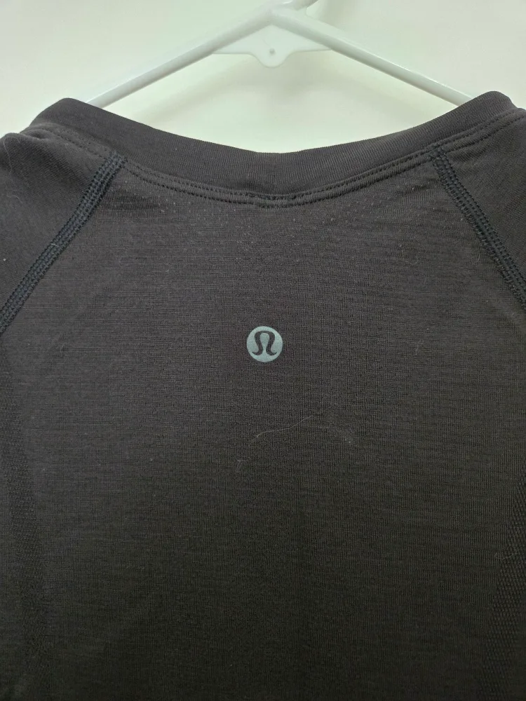 Lululemon Swiftly 6 image indicator(4)