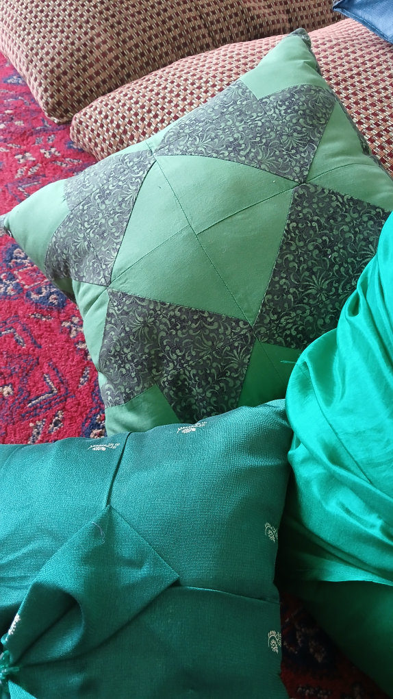 Assortment of decorative pillows - photo 3