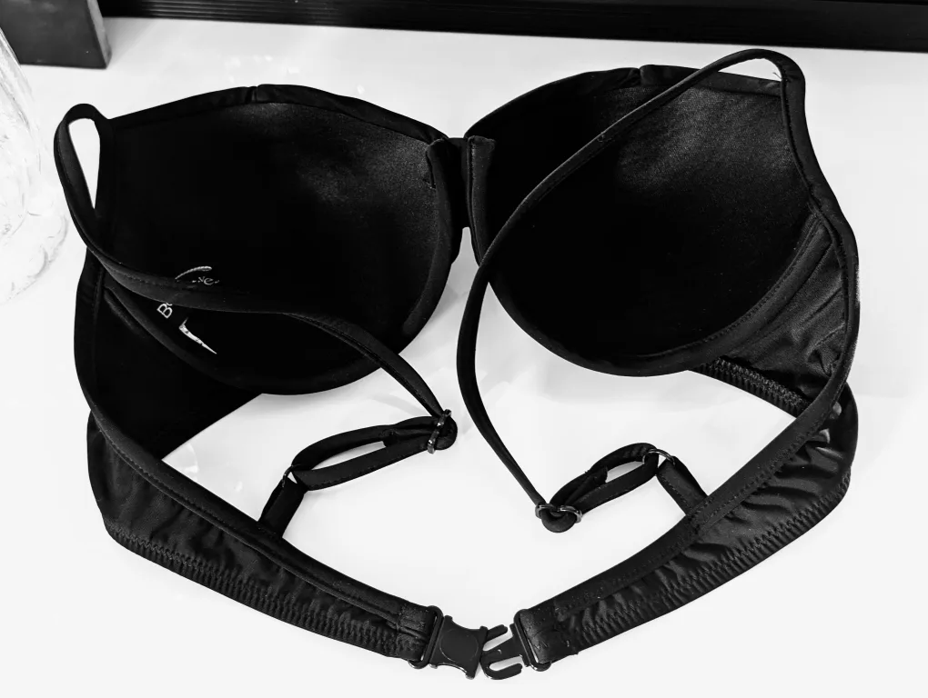 Beautiful Black Bikini Bra 🖤🏖️👙 image indicator(4)