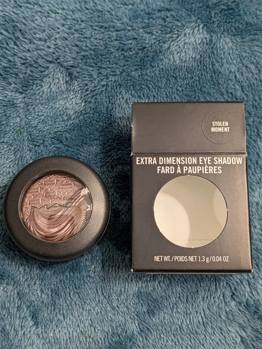 MAC Extra Dimension Eyeshadow - Stolen Moment image indicator(2)