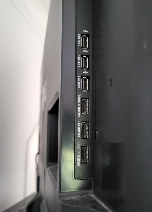 LG 42LN5700 42-inch LED TV - photo 4