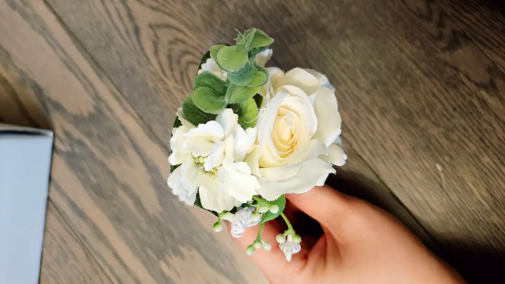 Faux Flower Corsages and Boutonnieres image indicator(3)