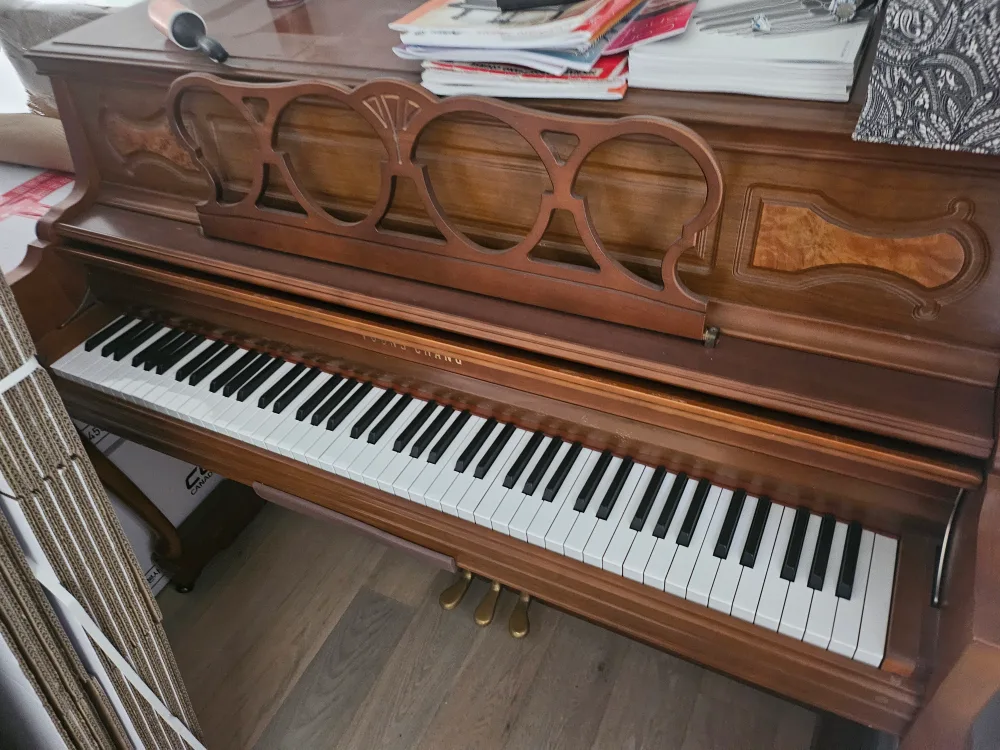 Young Chang Upright Piano UC-110 image indicator(4)