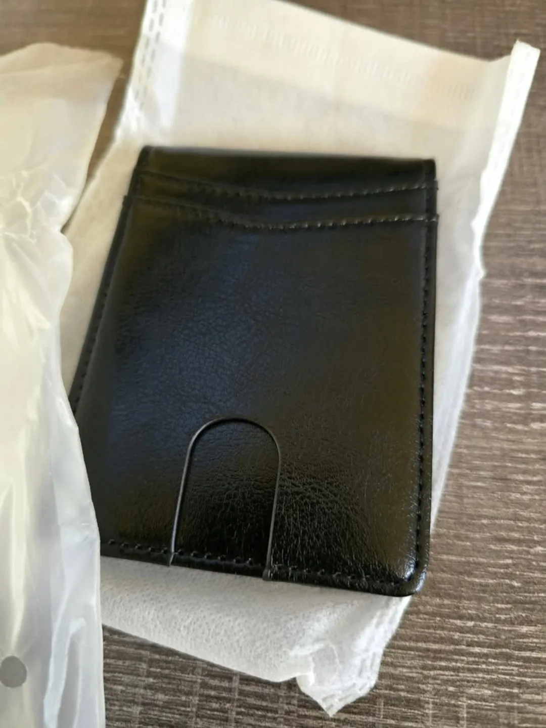 Minimalist men's RFID blocking ultra-thin 12-card wallet image indicator(5)