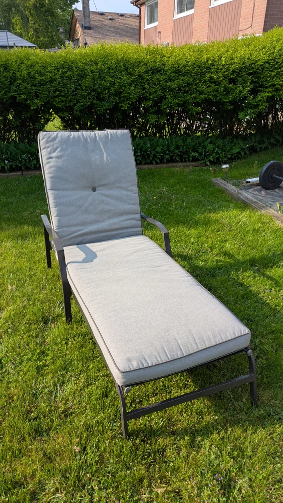 Outdoor Lounger image indicator(2)