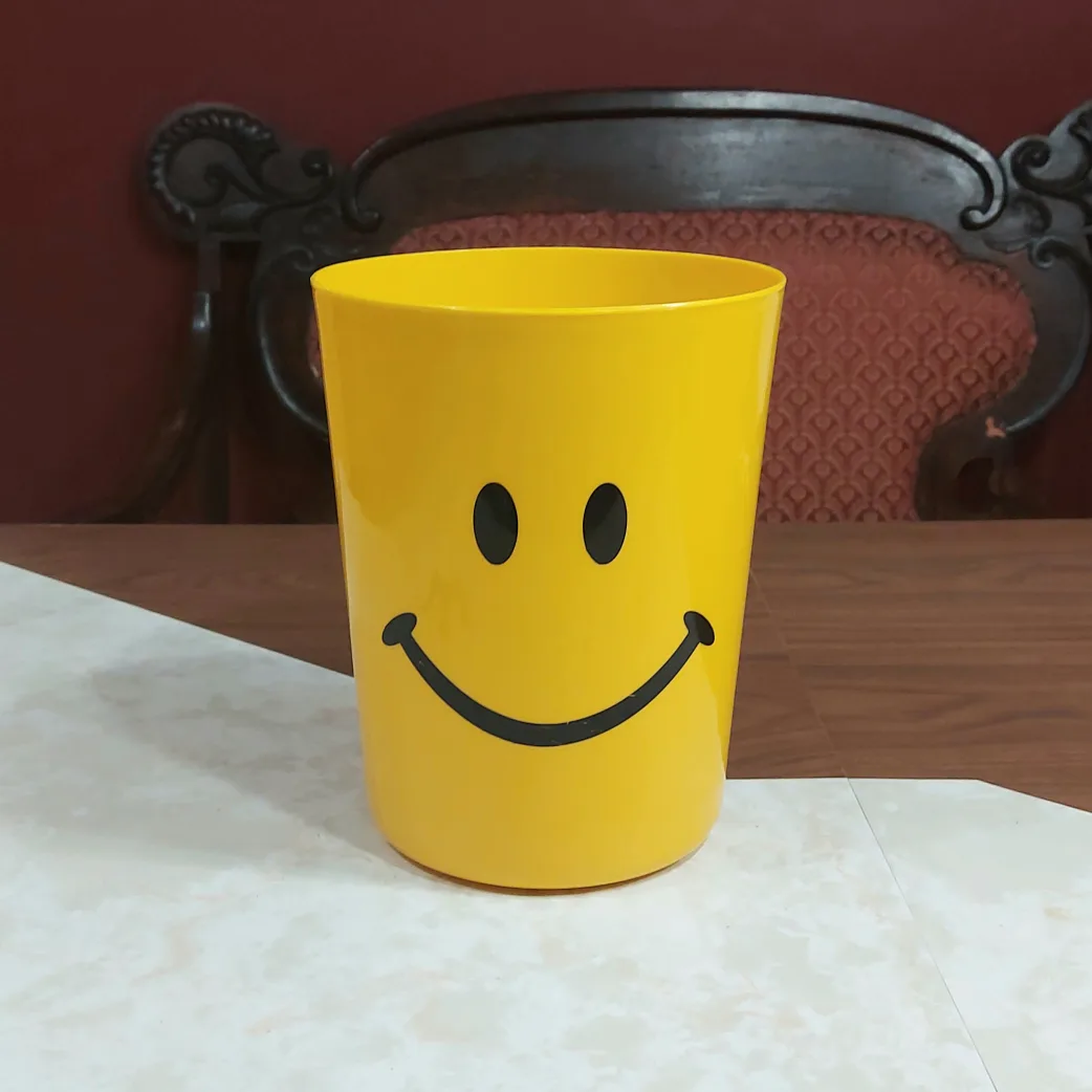 FREE vintage 1996 smiley face garbage can 🙂 #freecycle thumbnail