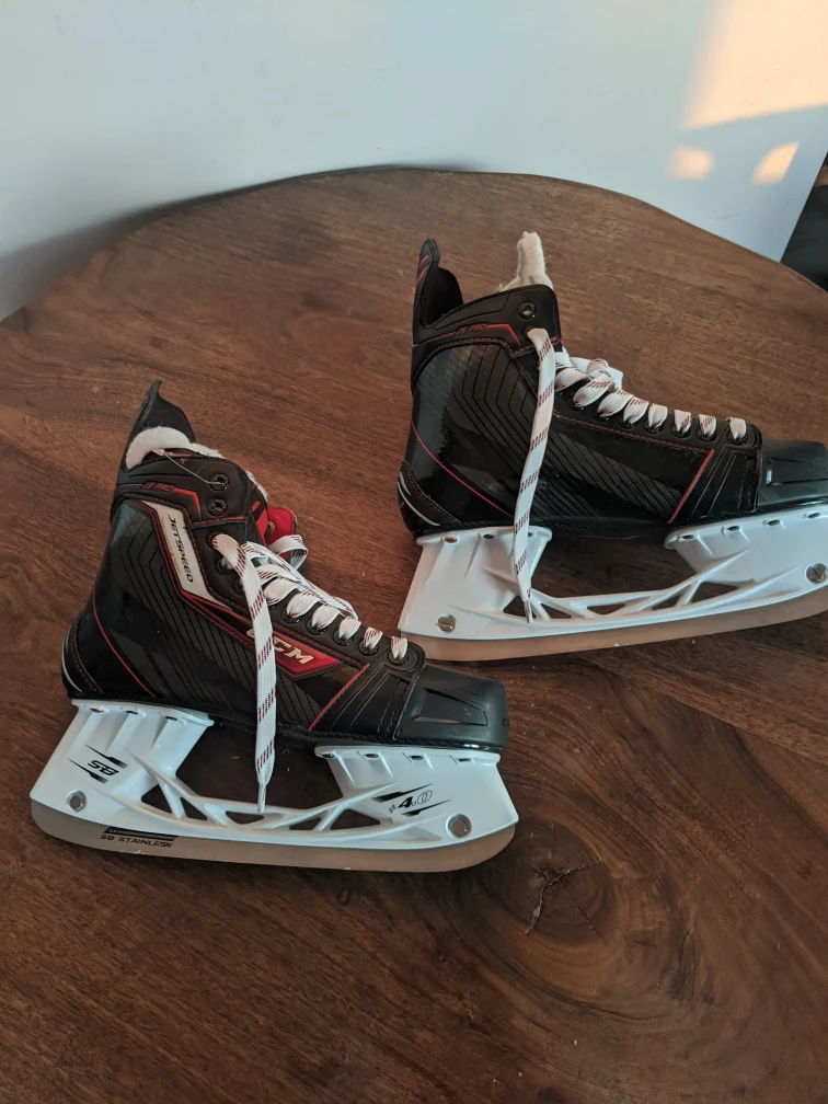 CCM JetSpeed Ice / hockey Skates - photo 2