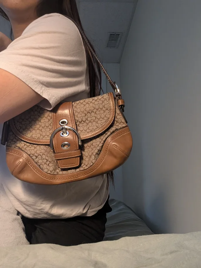 VINTAGE COACH SOHO image indicator(2)