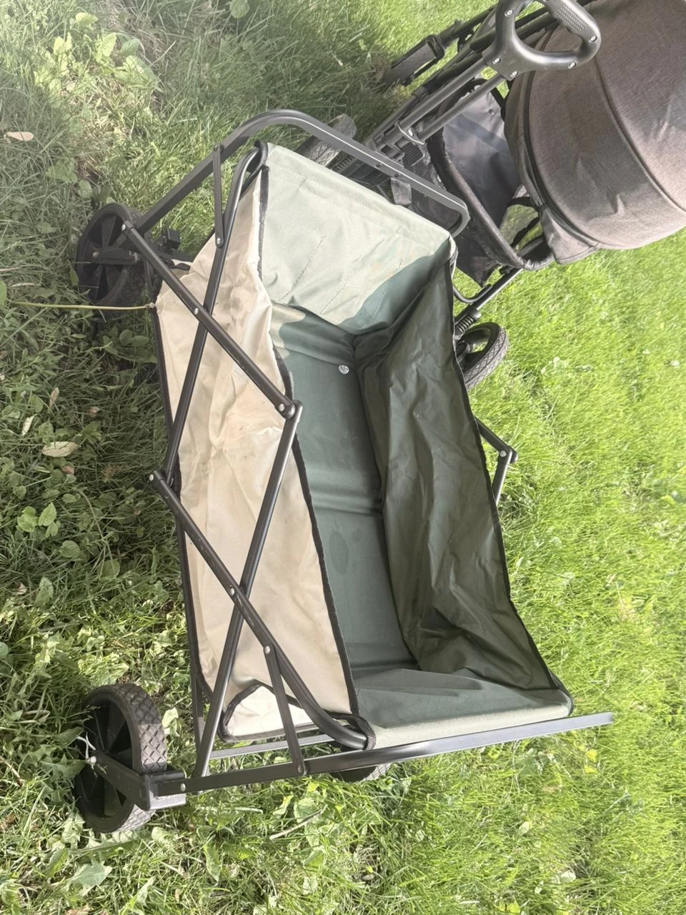 Folding outdoor wagon- perfect for grocery shopping - photo 2