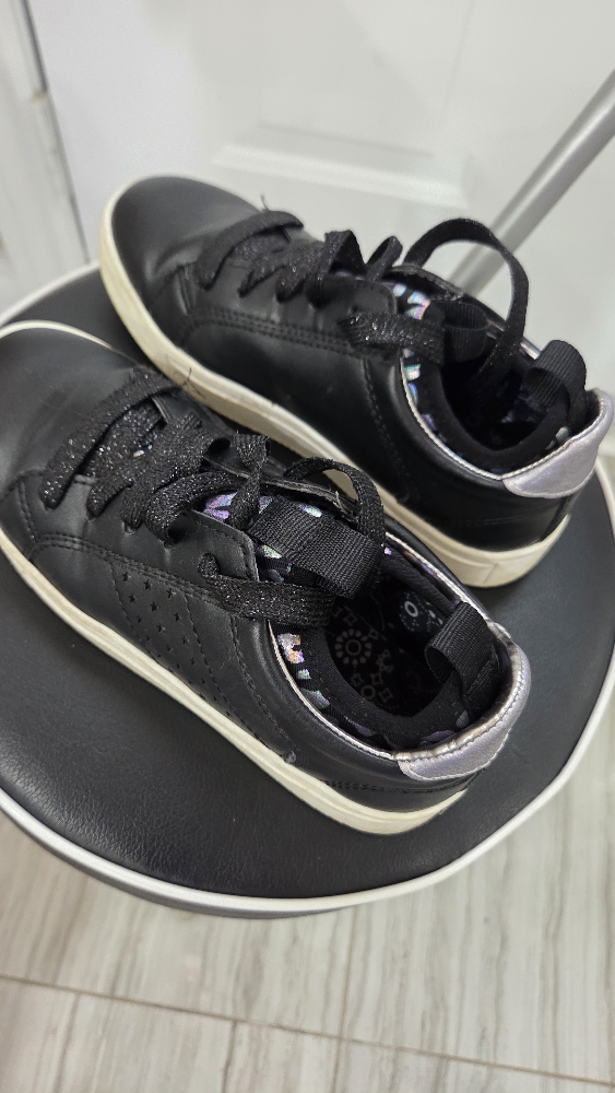 kids Black Sneakers size 2 - photo 2