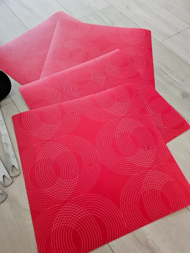 Kitchen Utensils and Placemats Set image indicator(3)