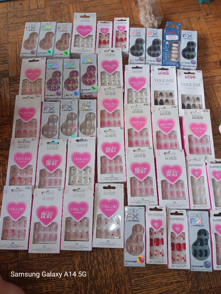 Variety of Press-on Nail LOT thumbnail