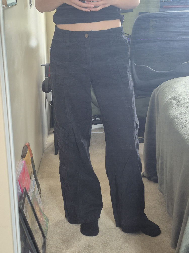 low rise black cargo pants