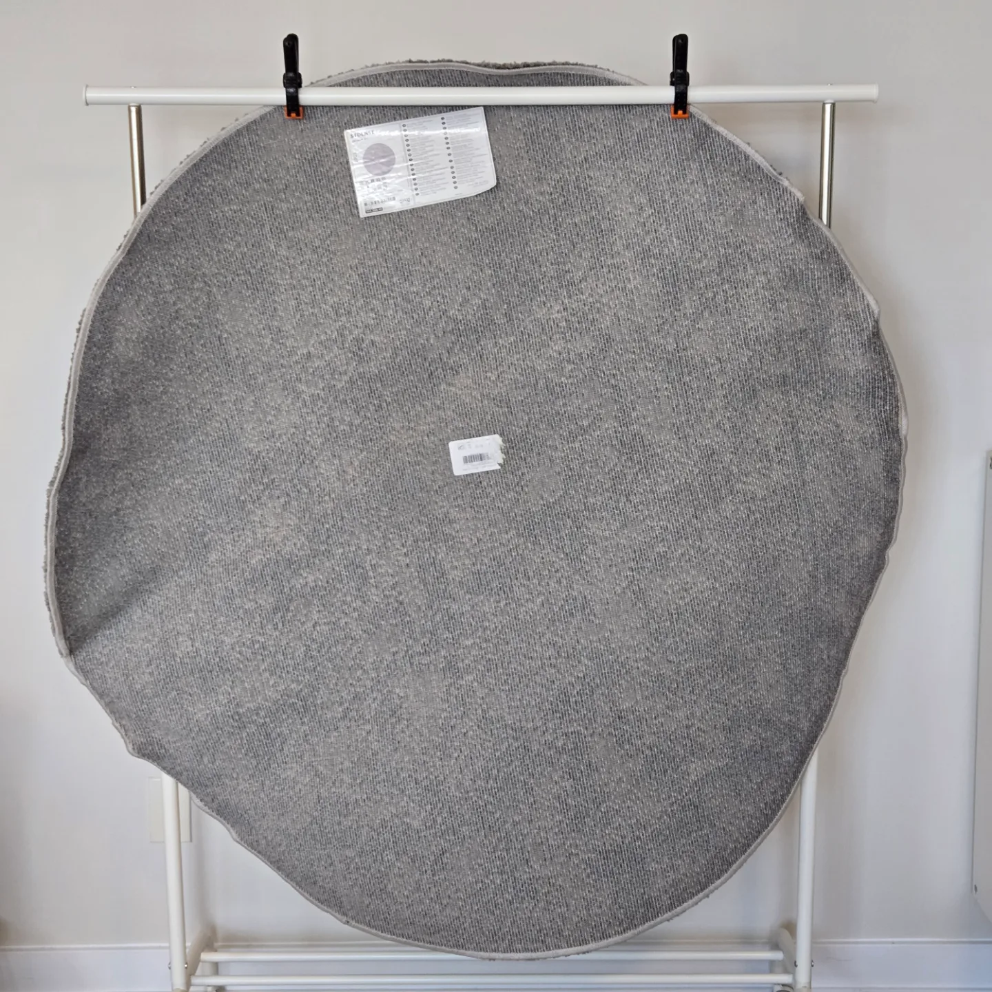 Rug, round, grey, 130cm × 130cm (Ikea - STOENSE) image indicator(2)