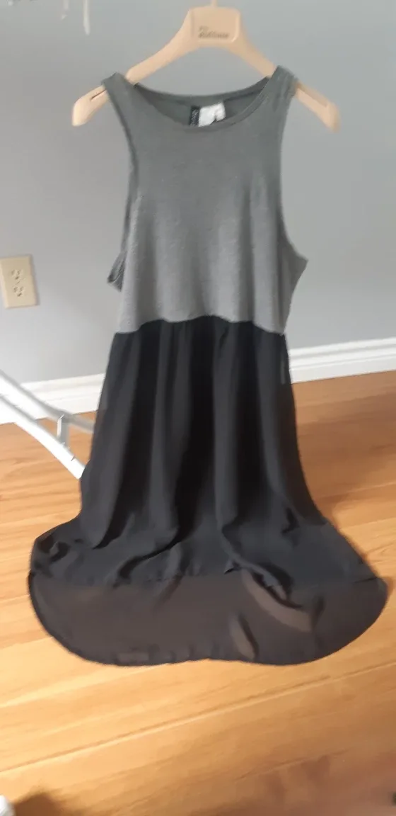H&M Divided Grey & Black Dress - Size 6 image indicator(2)