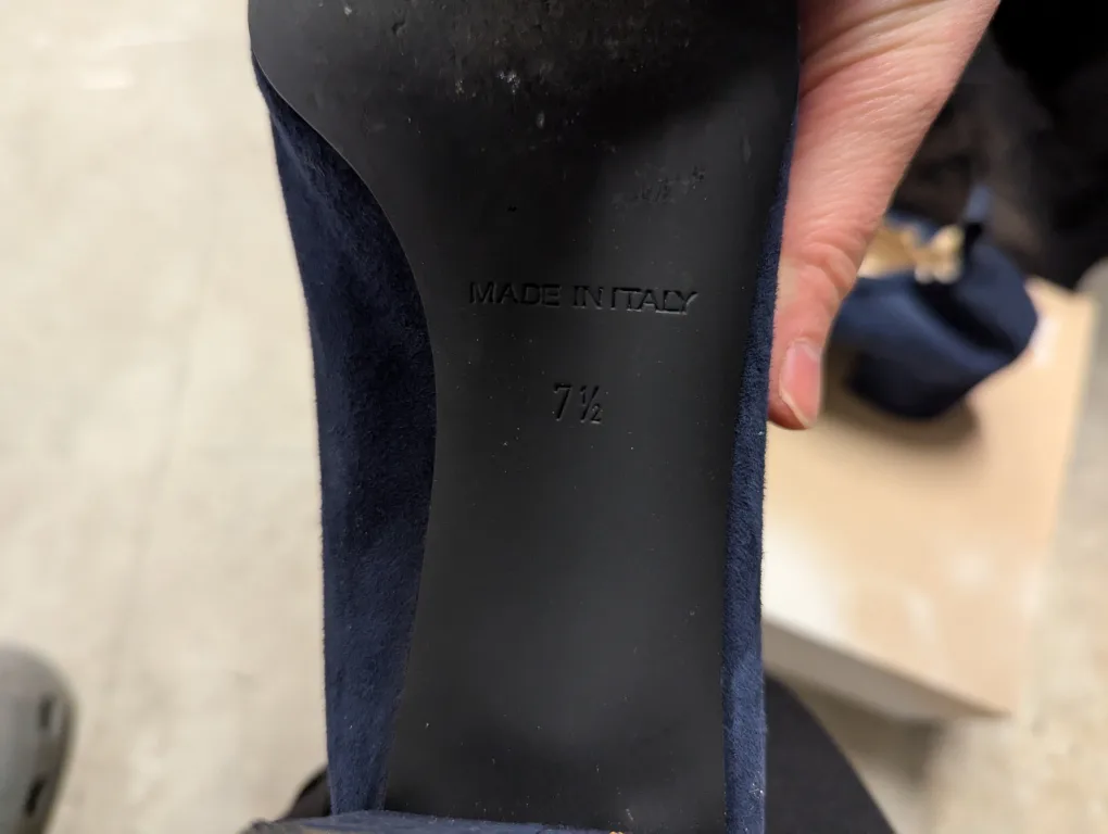 Navy Blue Heels Everlane 7.5 image indicator(3)