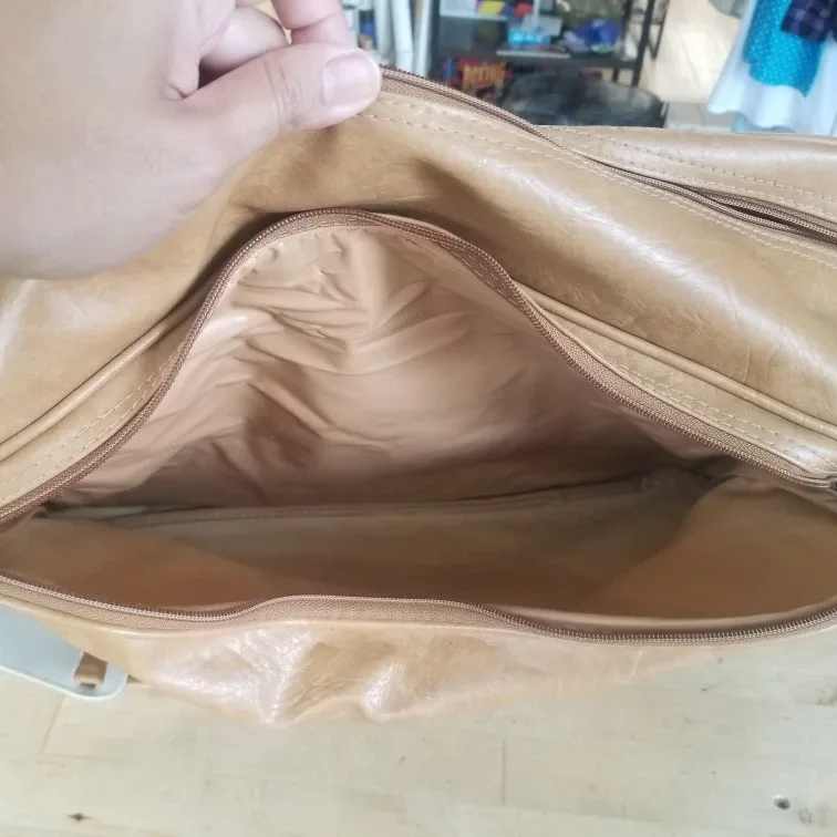 Samsonite Tan Leather Shoulder Bag image indicator(7)