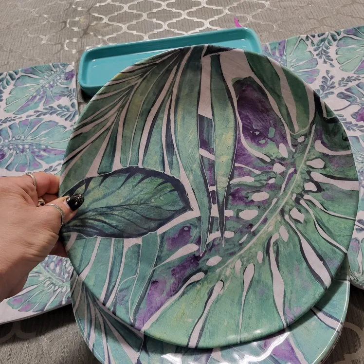 Beautiful Serving Set 8Plates Used for Staging image indicator(3)