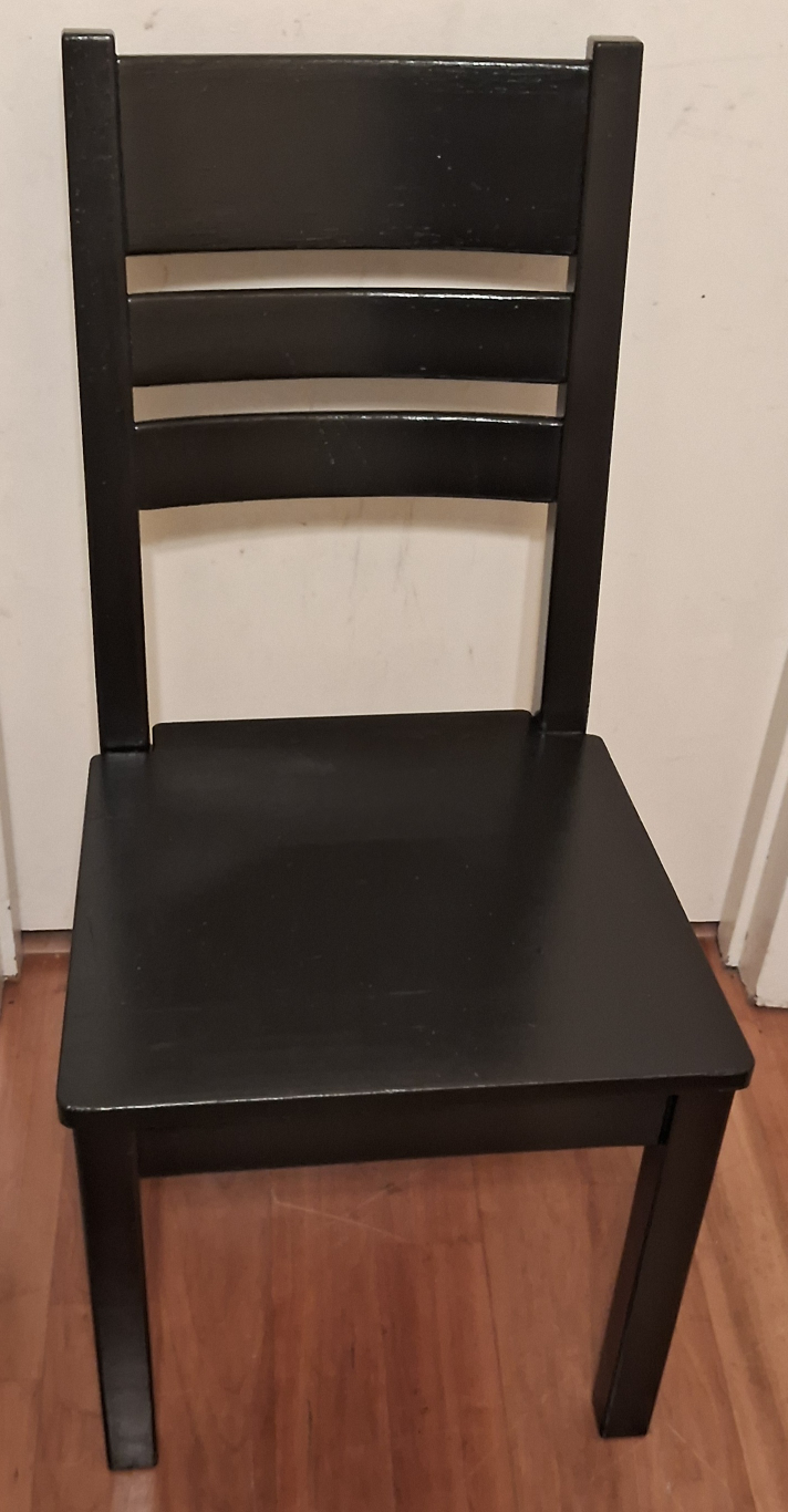 Table and Chair (pick up today) - photo 3