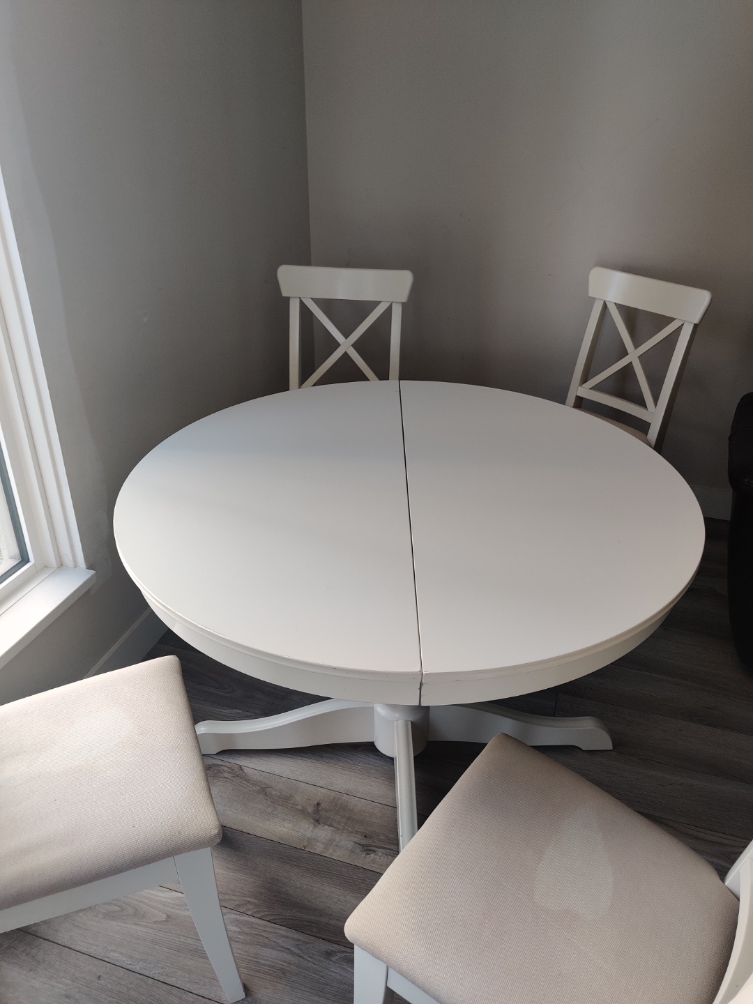 White Extendable Dining Table with 4 Chairs - photo 4