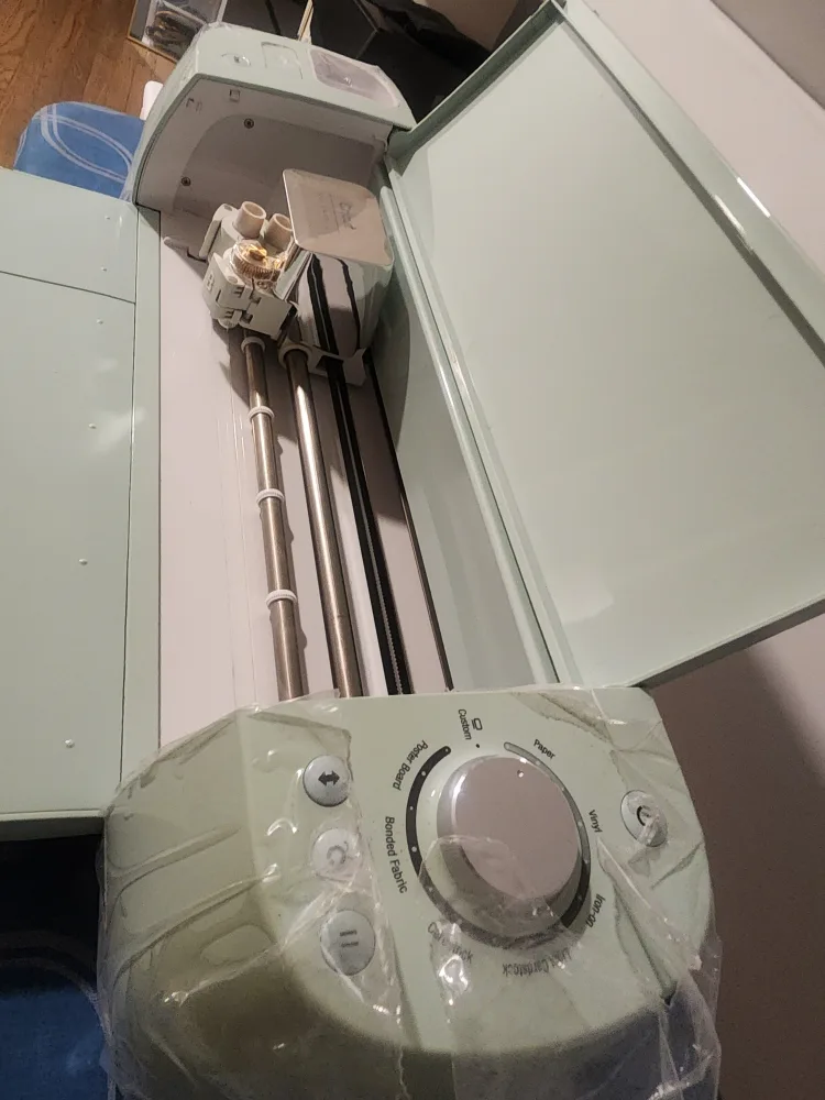 Cricut Explore Air 2 Mint Smart Cutting Machine image indicator(3)