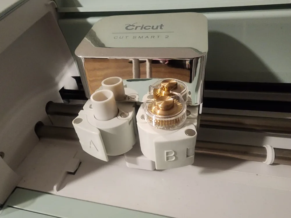 Cricut Explore Air 2 Mint Smart Cutting Machine image indicator(5)