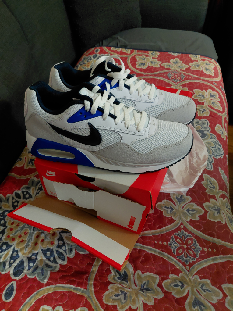 BRAND NEW NIKE AIR MACX  CORRELATE MENS SIZE 10/5.  65