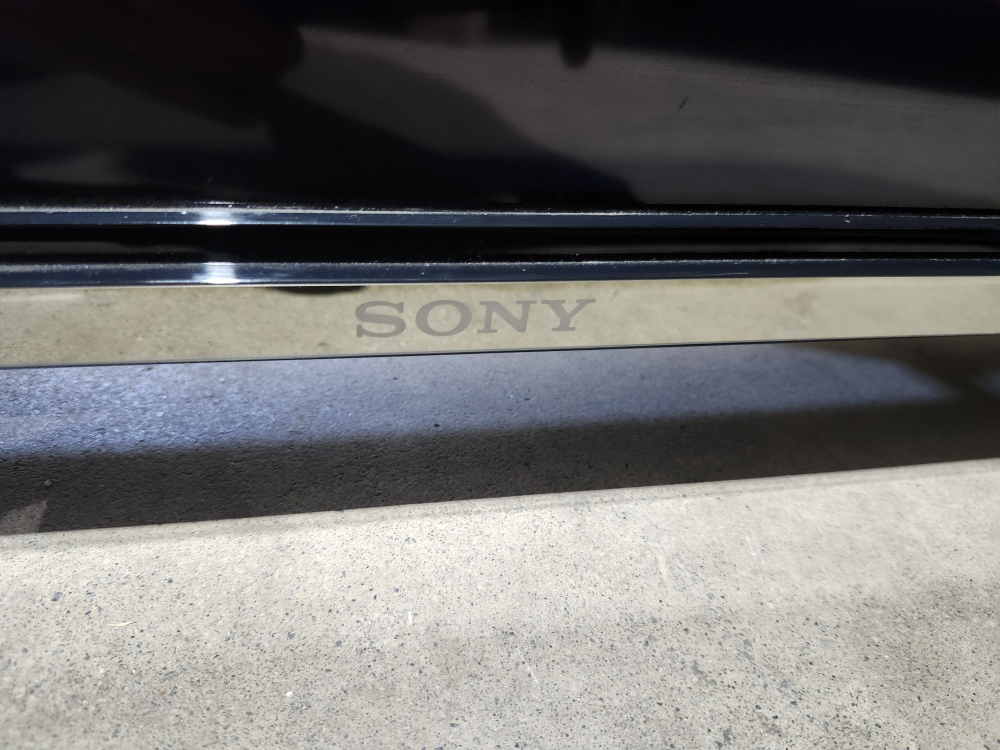 SONY Bravia 70" 3D 1080p TV - photo 2