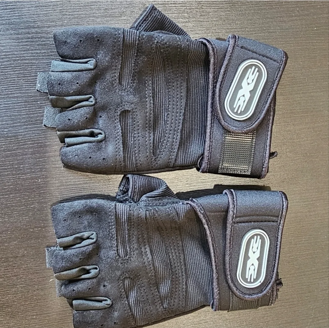 EXC Black Weight Lifting Gloves #freecycle  💚 image indicator(2)