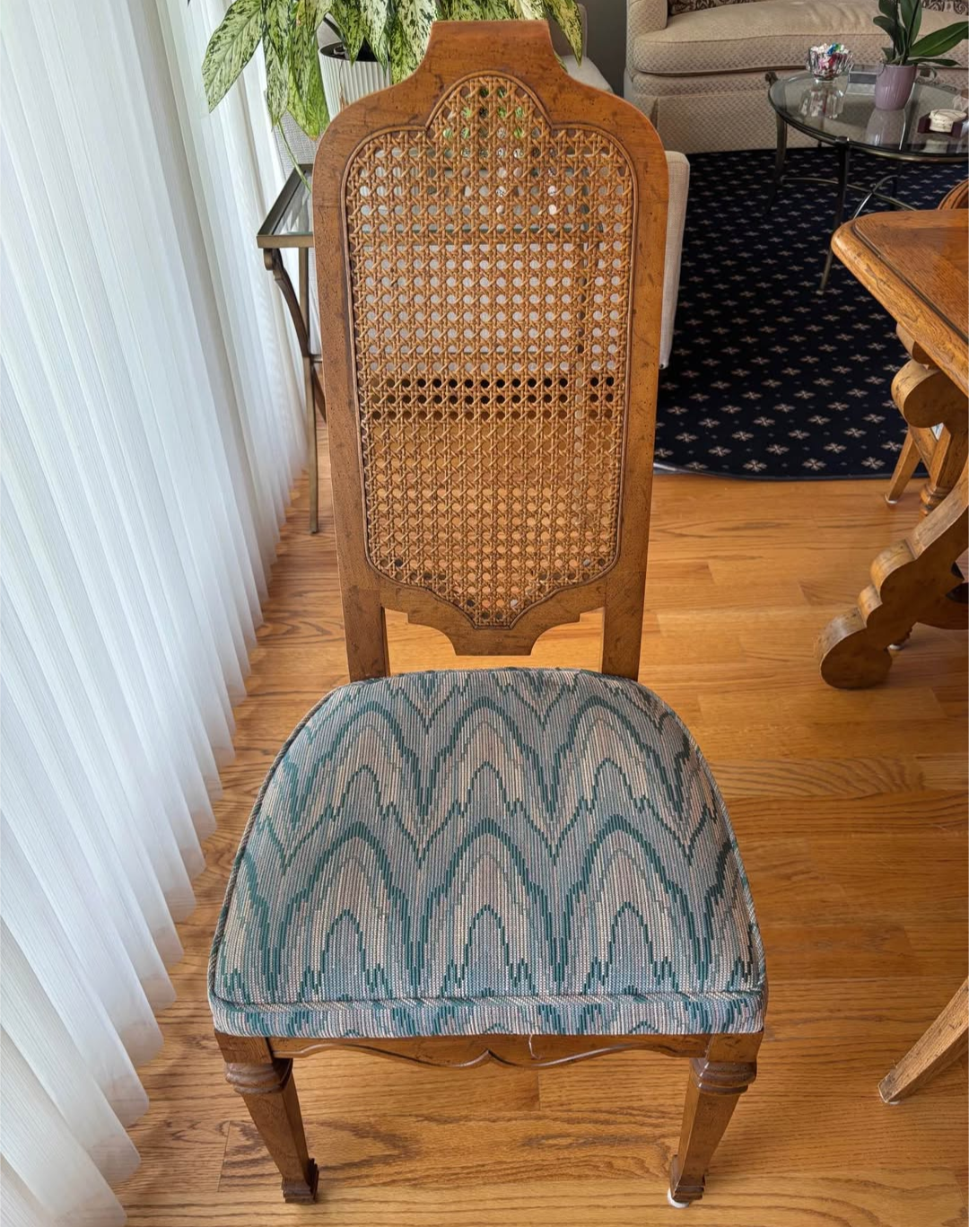 Dining Room Furniture - photo 3