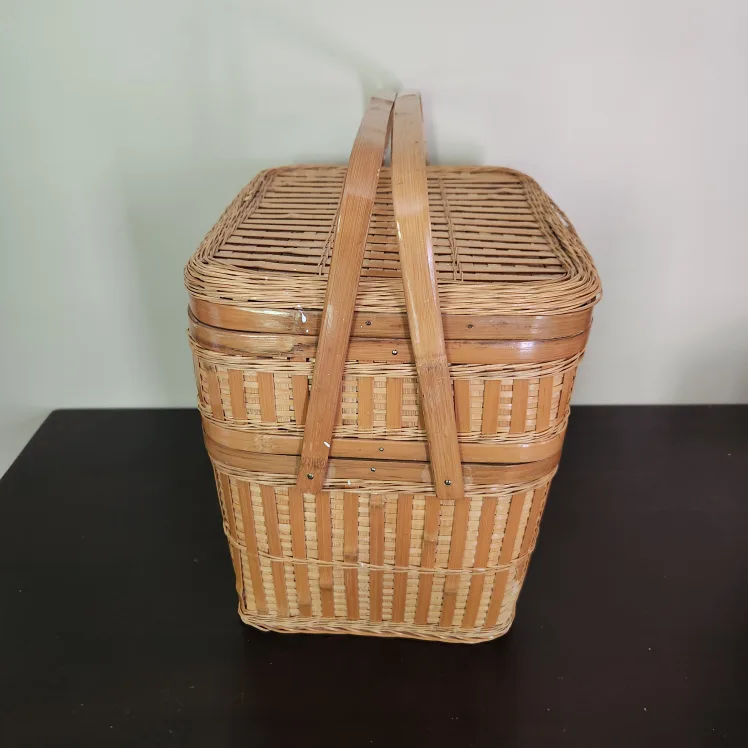 Vintage Wicker Picnic Basket image indicator(3)