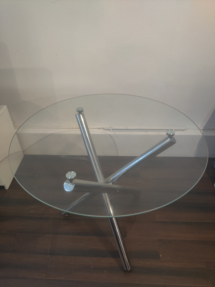 Orion 40" Round Tempered Glass Dining Table