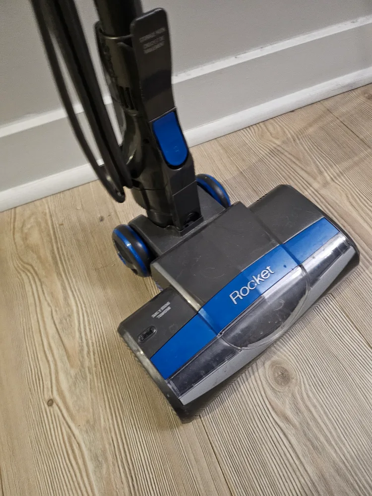 Shark Rocket Ultra-Light Corded Bagless Vacuum image indicator(4)