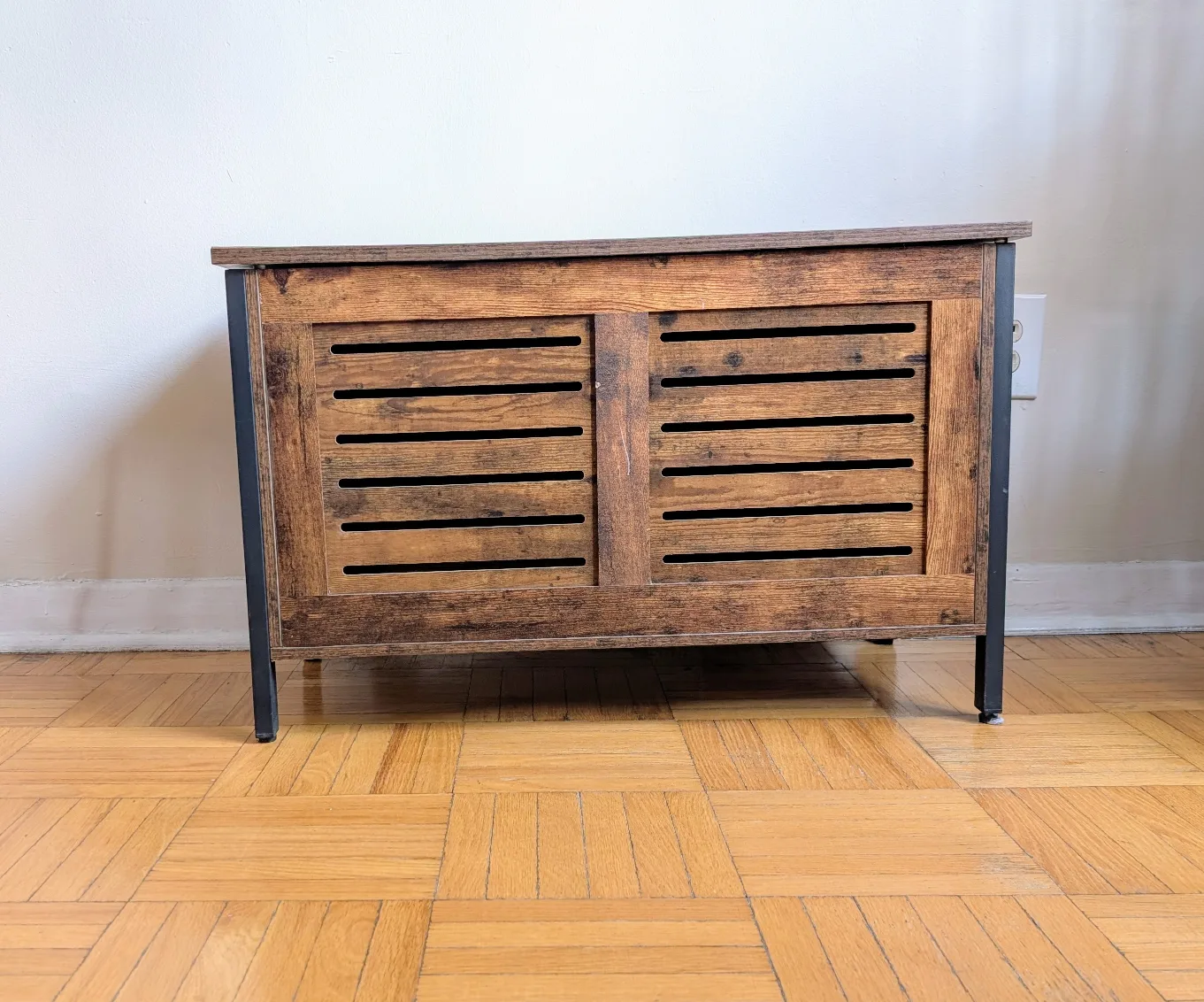 Wooden Storage Bench thumbnail