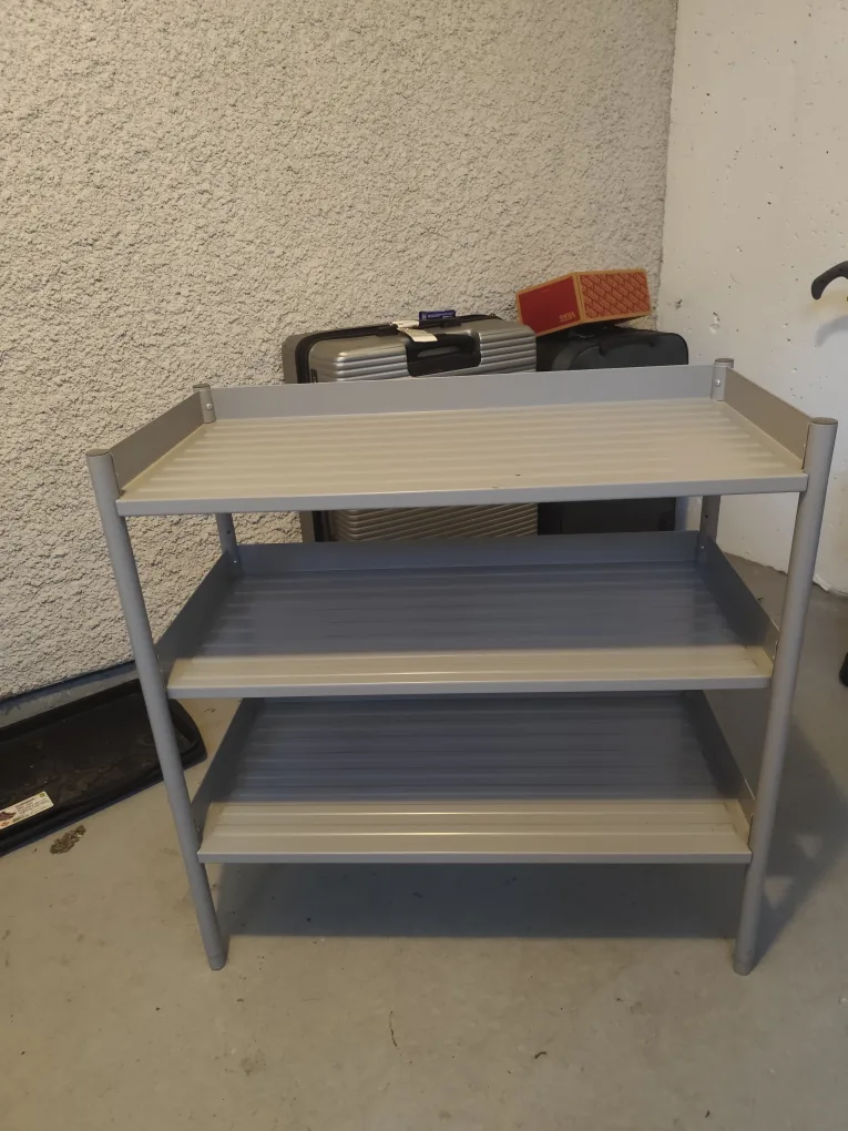 Grey metal shelving (2) thumbnail