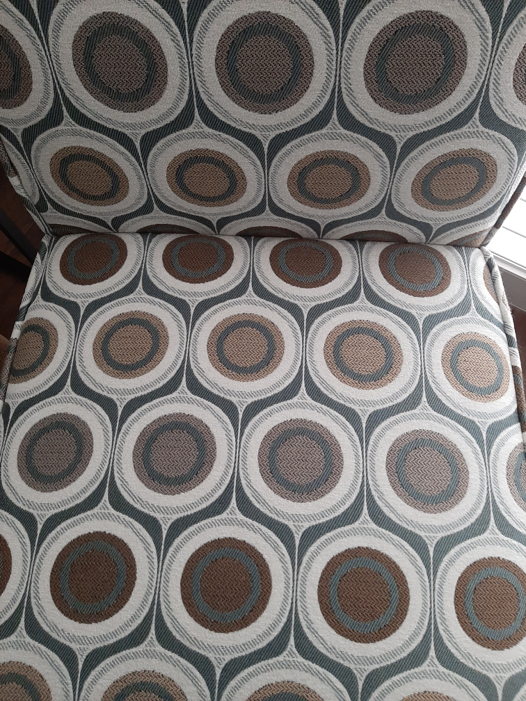 Patterned slipper accent chair - photo 3